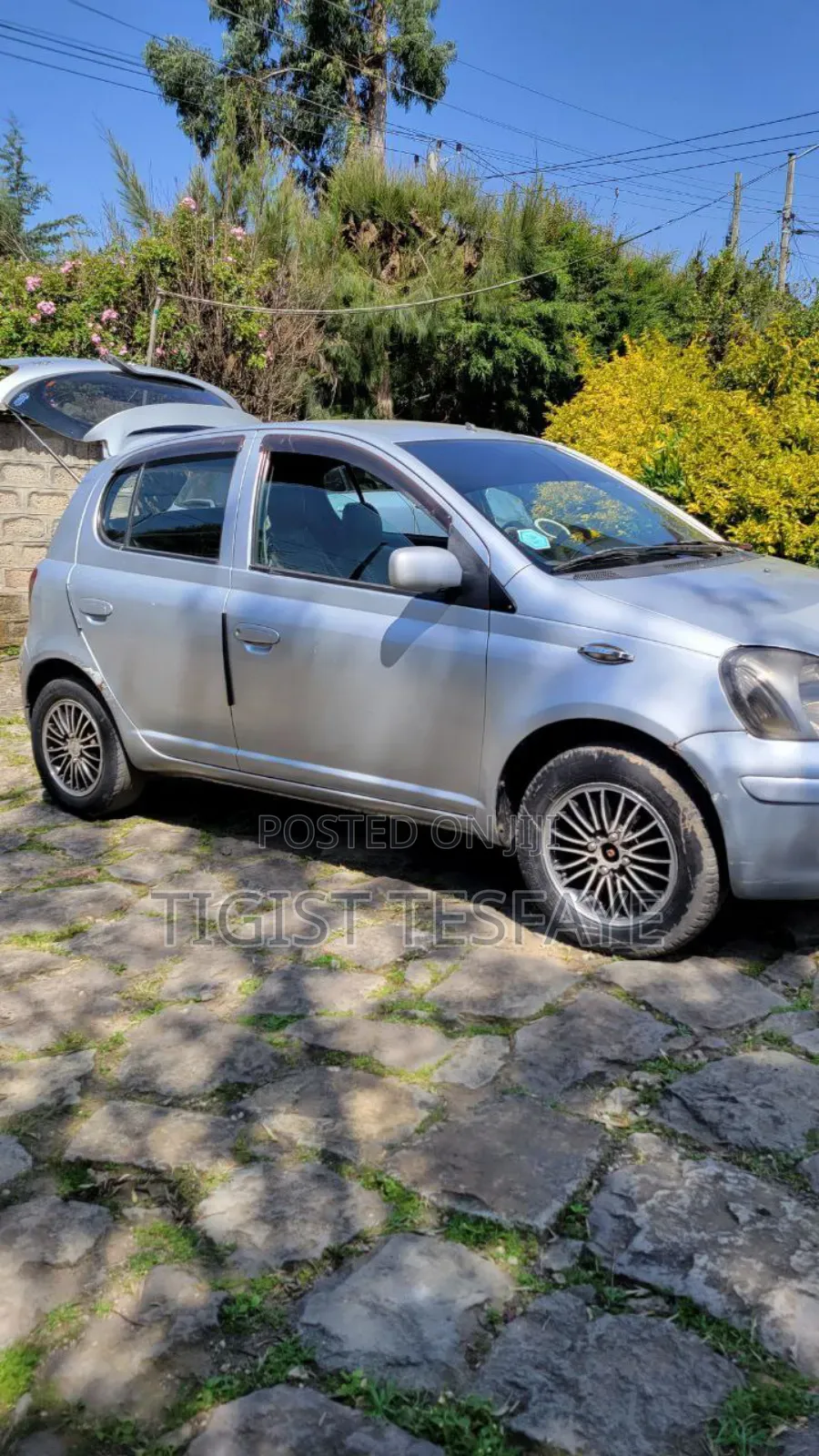 Toyota Vitz 2002 Silver