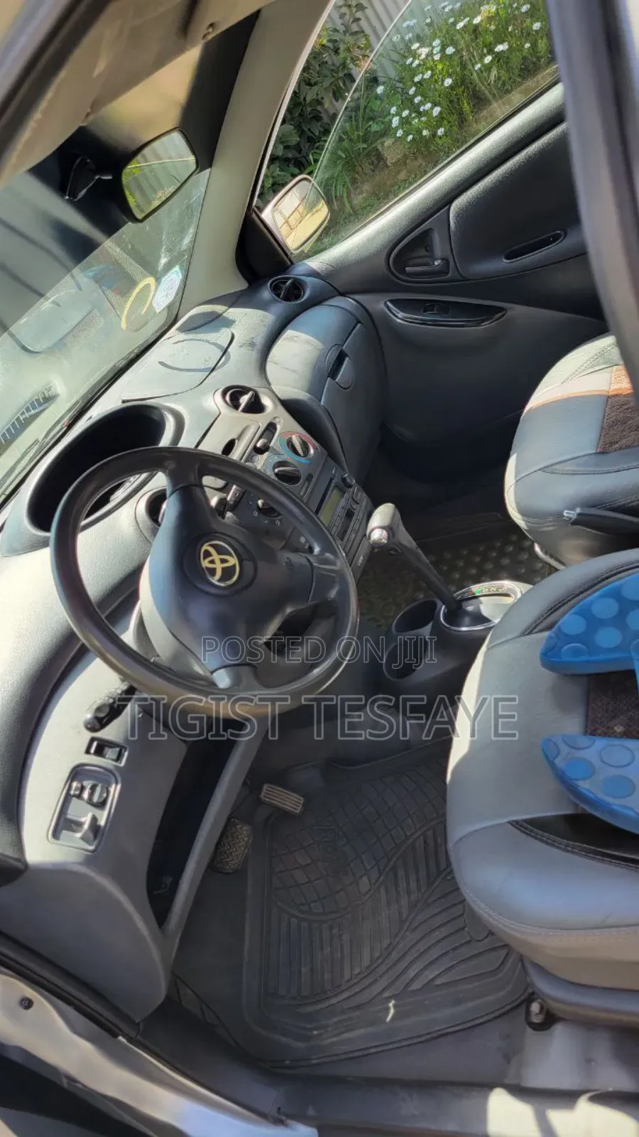 Toyota Vitz 2002 Silver