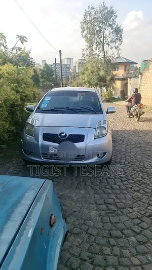Photo - Toyota Yaris 2007 Silver