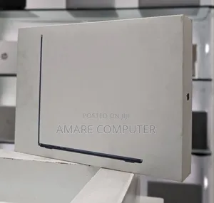 New Laptop Apple MacBook Air 2022 M2 16GB Apple M2 SSD 256GB