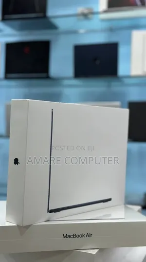 New Laptop Apple MacBook Air 2022 M2 16GB Apple M2 SSD 256GB