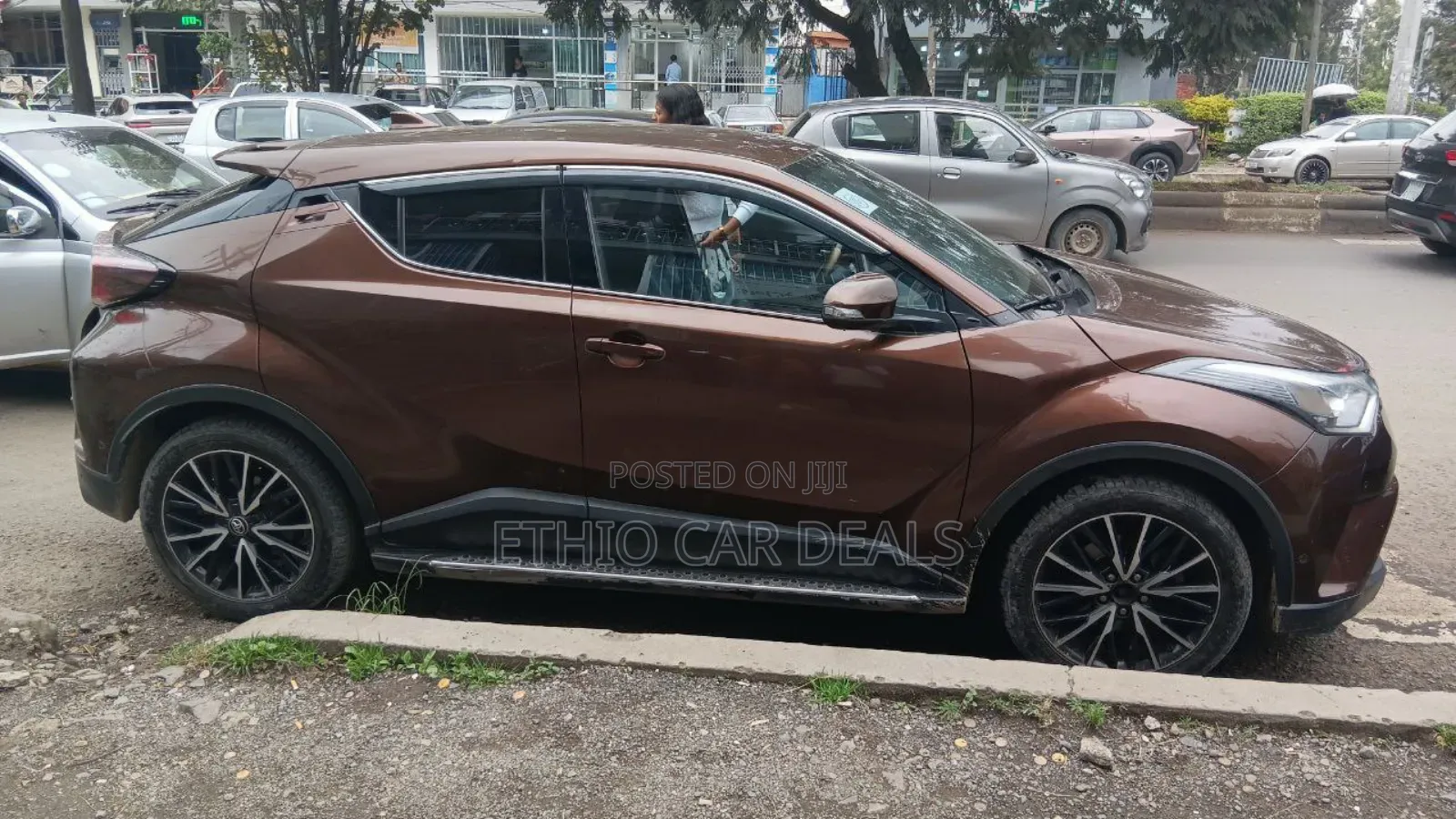 Toyota C-HR 2017 Pink