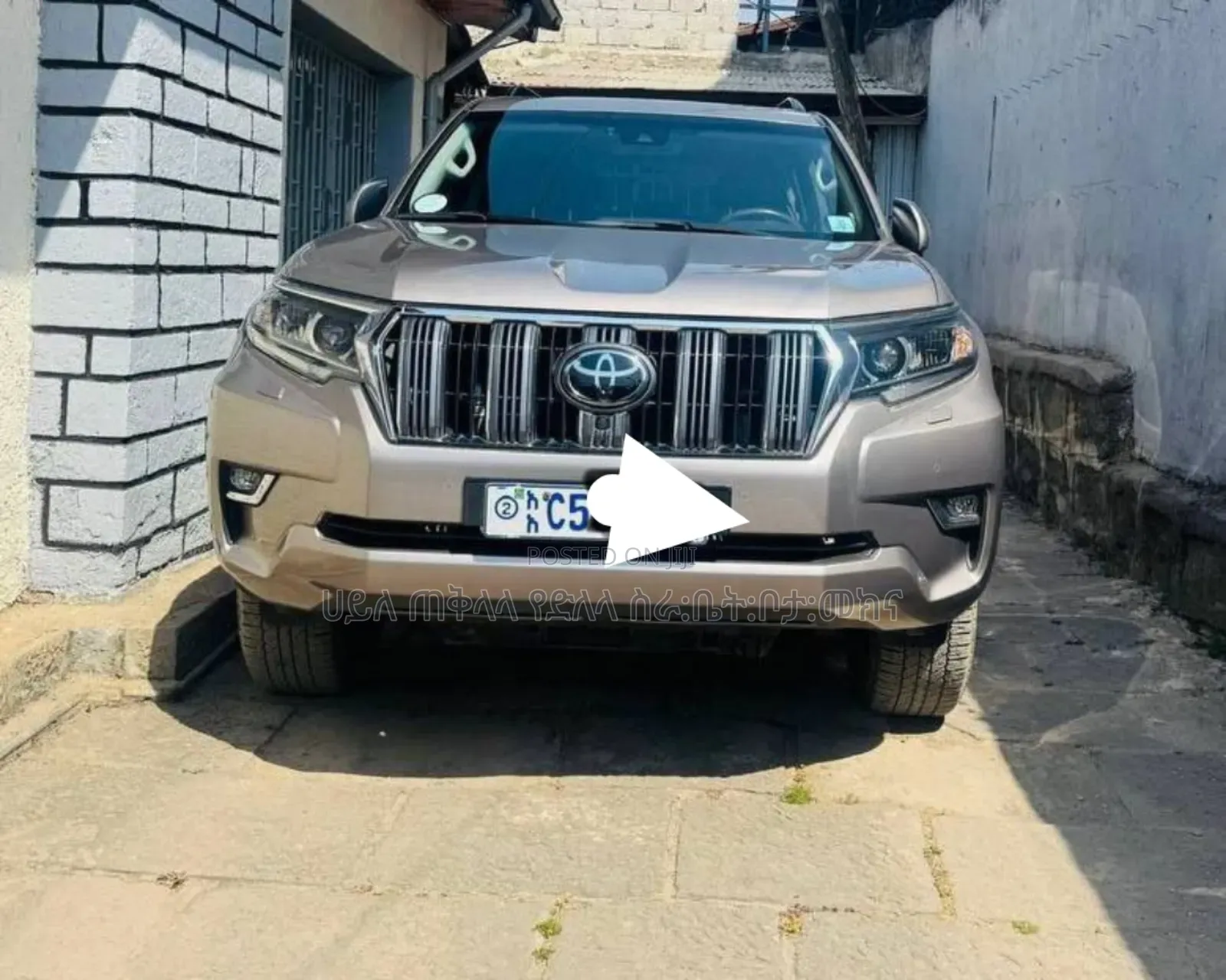 Toyota Land Cruiser Prado 2023 Gold