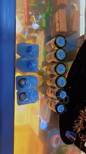 Photo - Colour Eye Contact