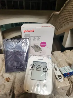 Photo - Digital Blood Pressuer Monitor痛楚rechargeable Blood Pressure Medical