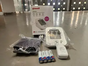 Photo - Yuwe Blood Pressuer Monitor麵條model Ye660d Digital Bp Monitor New