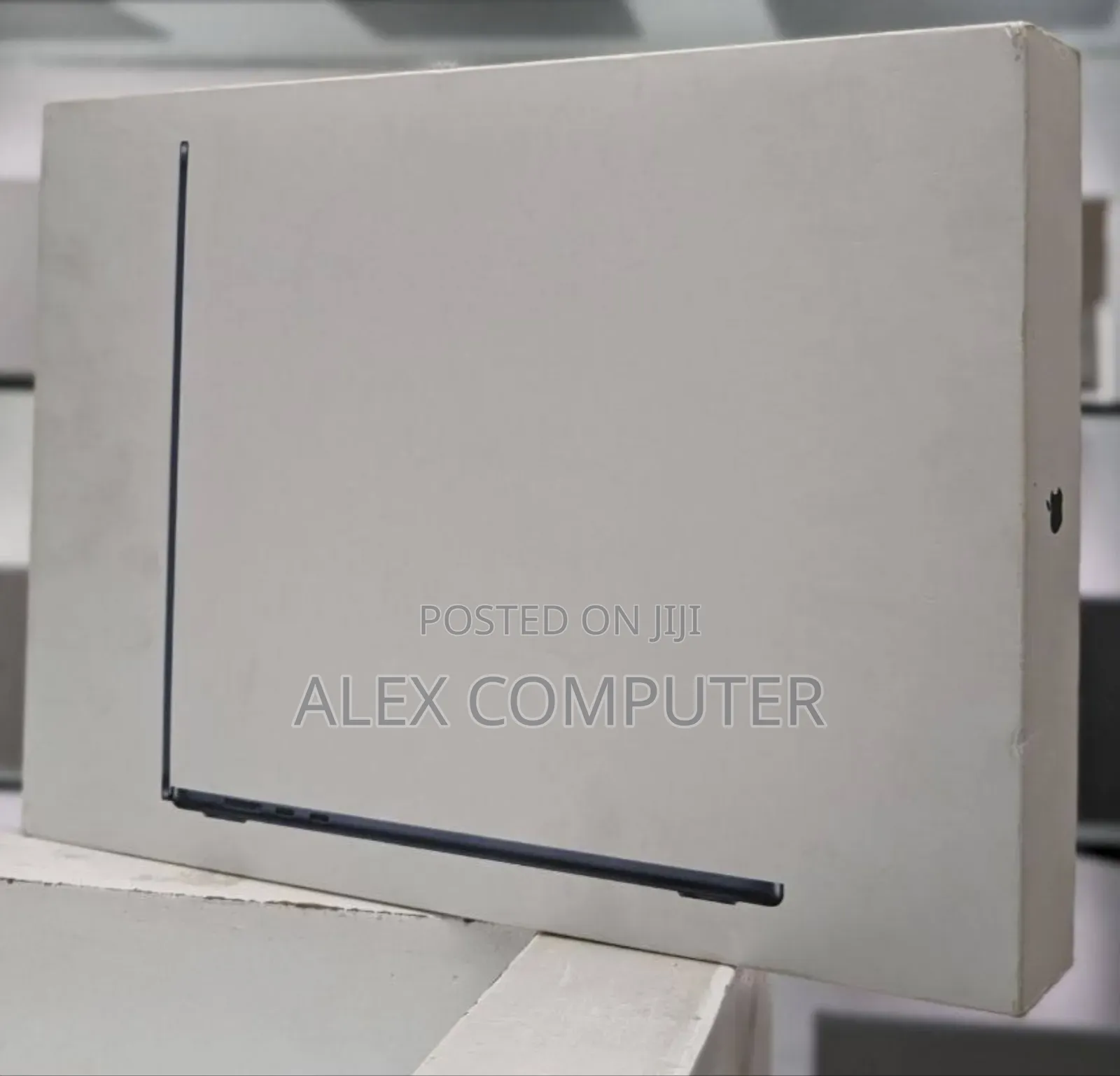 New Laptop Apple MacBook Air 2022 M2 8GB Apple M2 SSD 256GB