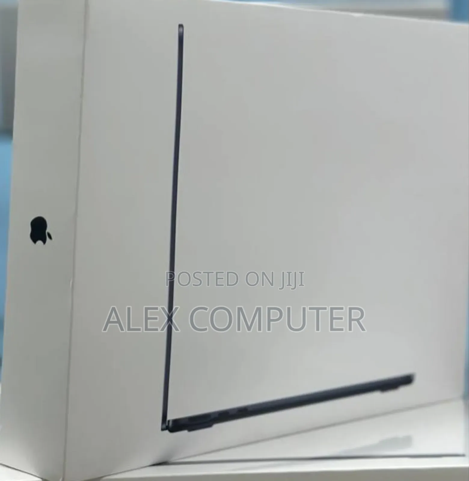 New Laptop Apple MacBook Air 2022 M2 8GB Apple M2 SSD 256GB