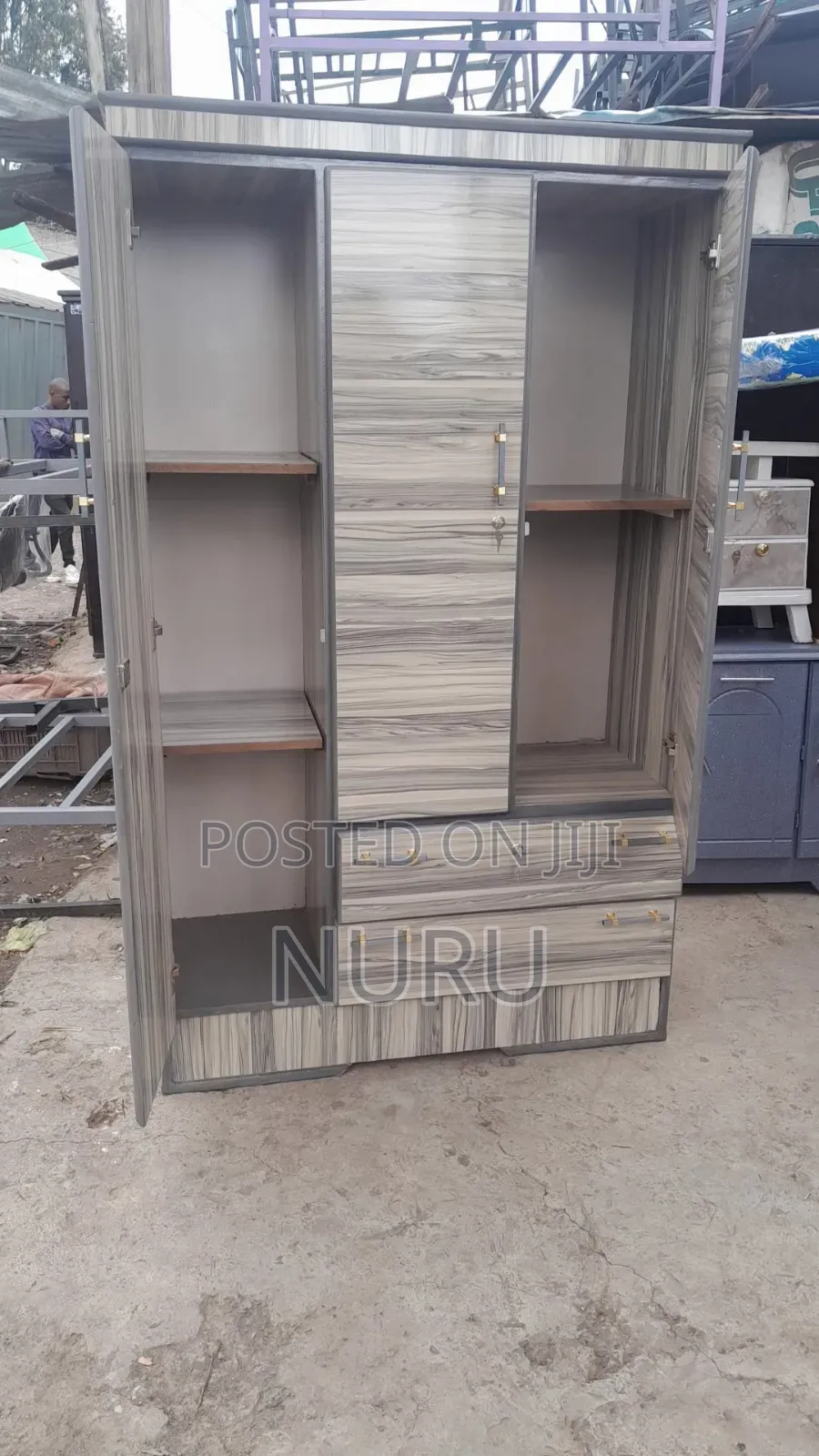 Laminat MDF ቁምሳጥን 1 ሜትር ከ 20