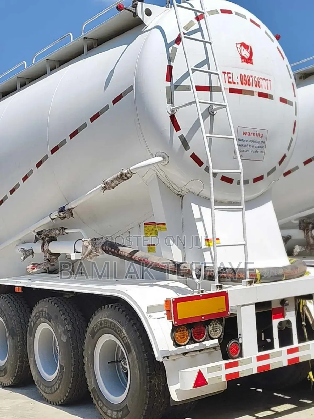 Cement Transport Vehicle