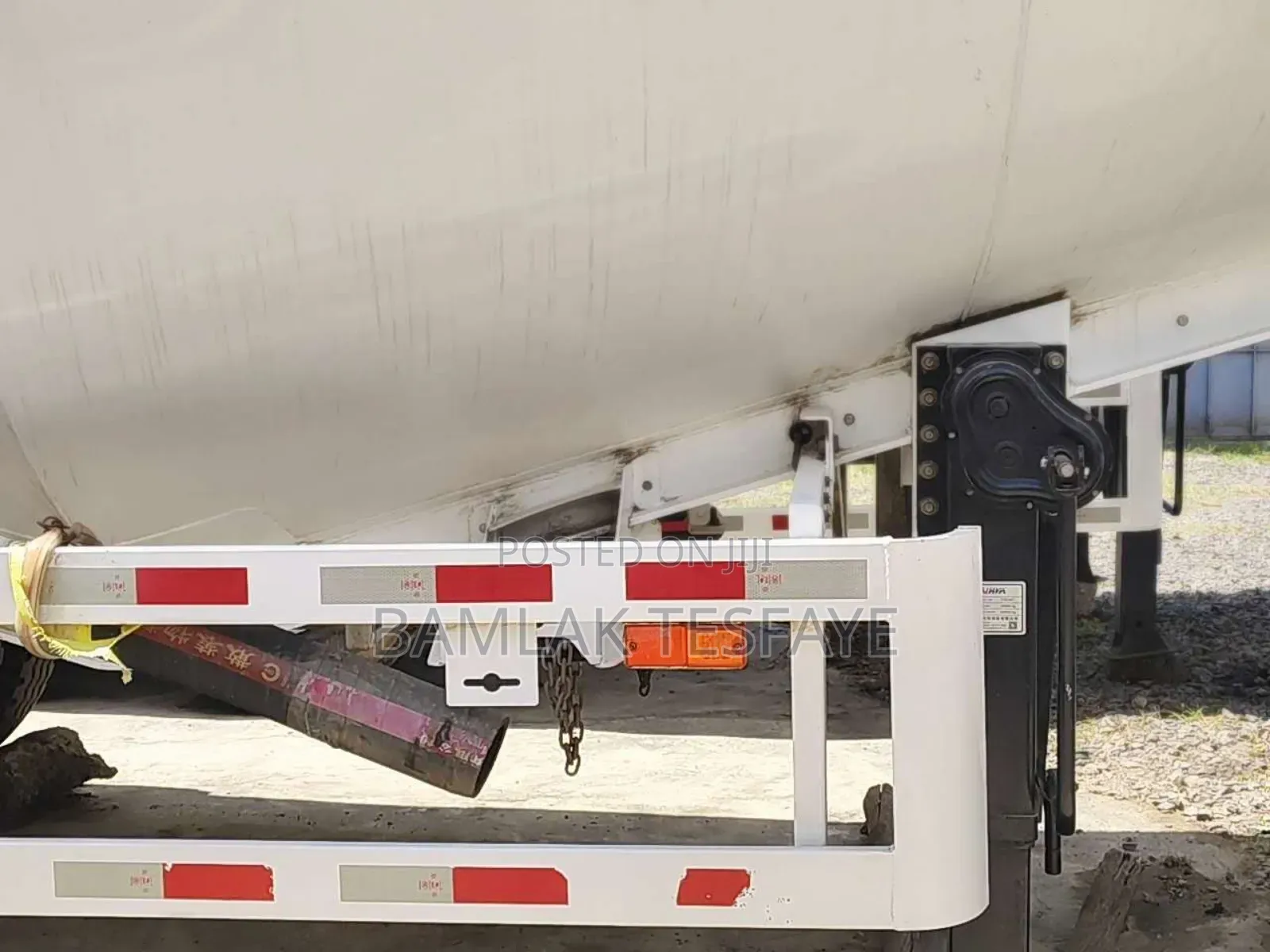 Cement Transport Vehicle