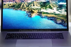 New Laptop Apple MacBook Pro 2017 16GB Intel Core I7 SSD 512GB