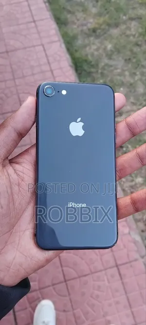 Photo - Apple iPhone 8 64 GB Gray