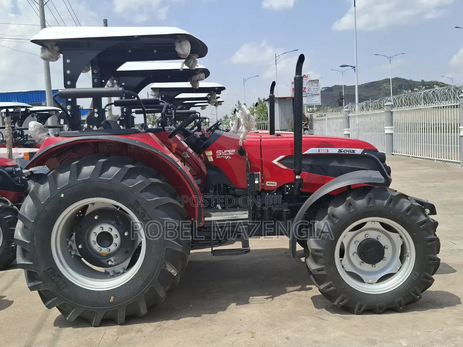 Tractor Solis 9220