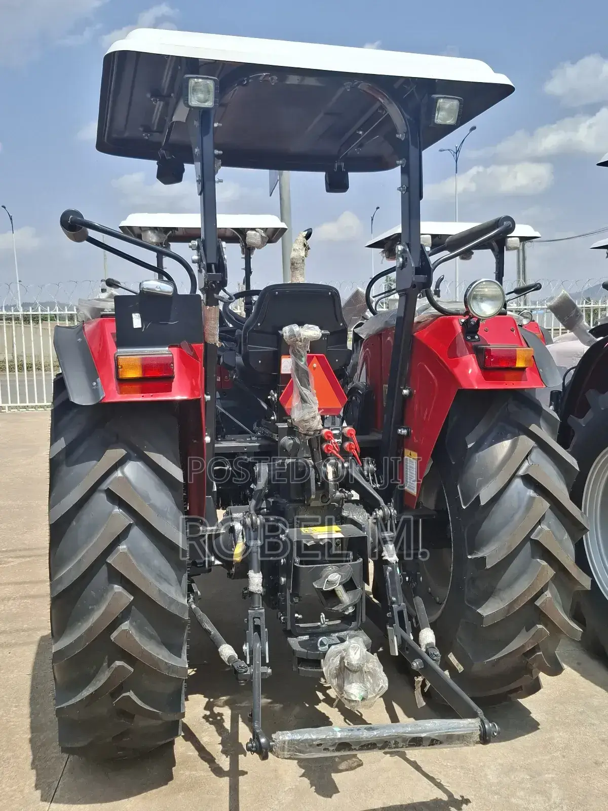 Tractor Solis 9220