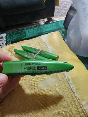 Photo - Mascara Carbone Black