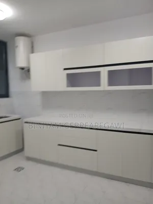 4bdrm Apartment in Apartment, Yeka for rent