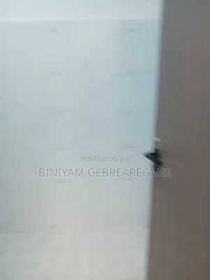 4bdrm Apartment in Apartment, Yeka for rent