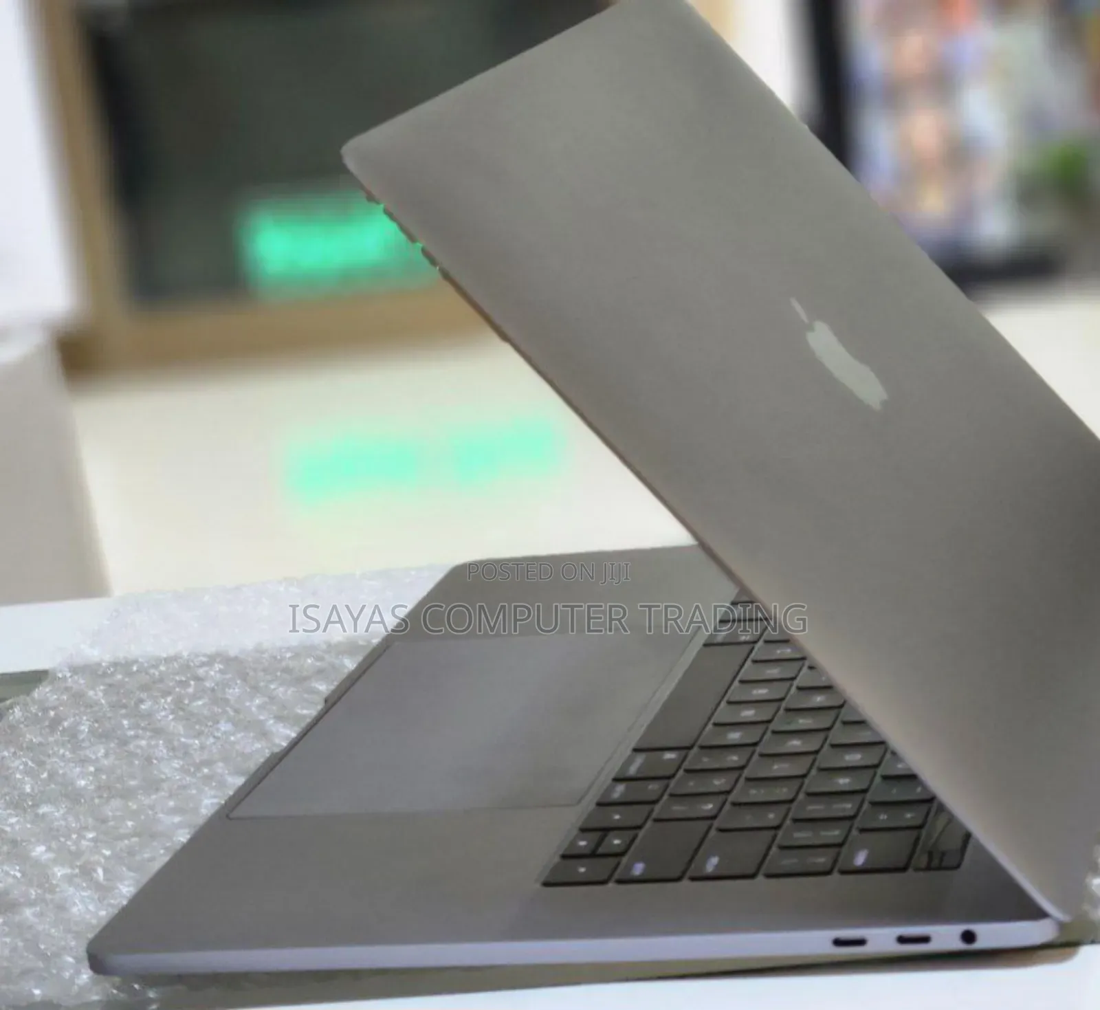 New Laptop Apple MacBook Pro 2017 16GB Intel Core I7 SSD 512GB