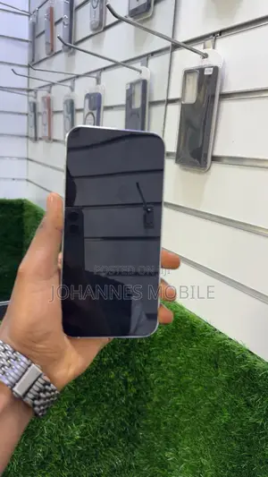 Photo - Apple iPhone 14 Pro Max 128 GB Yellow