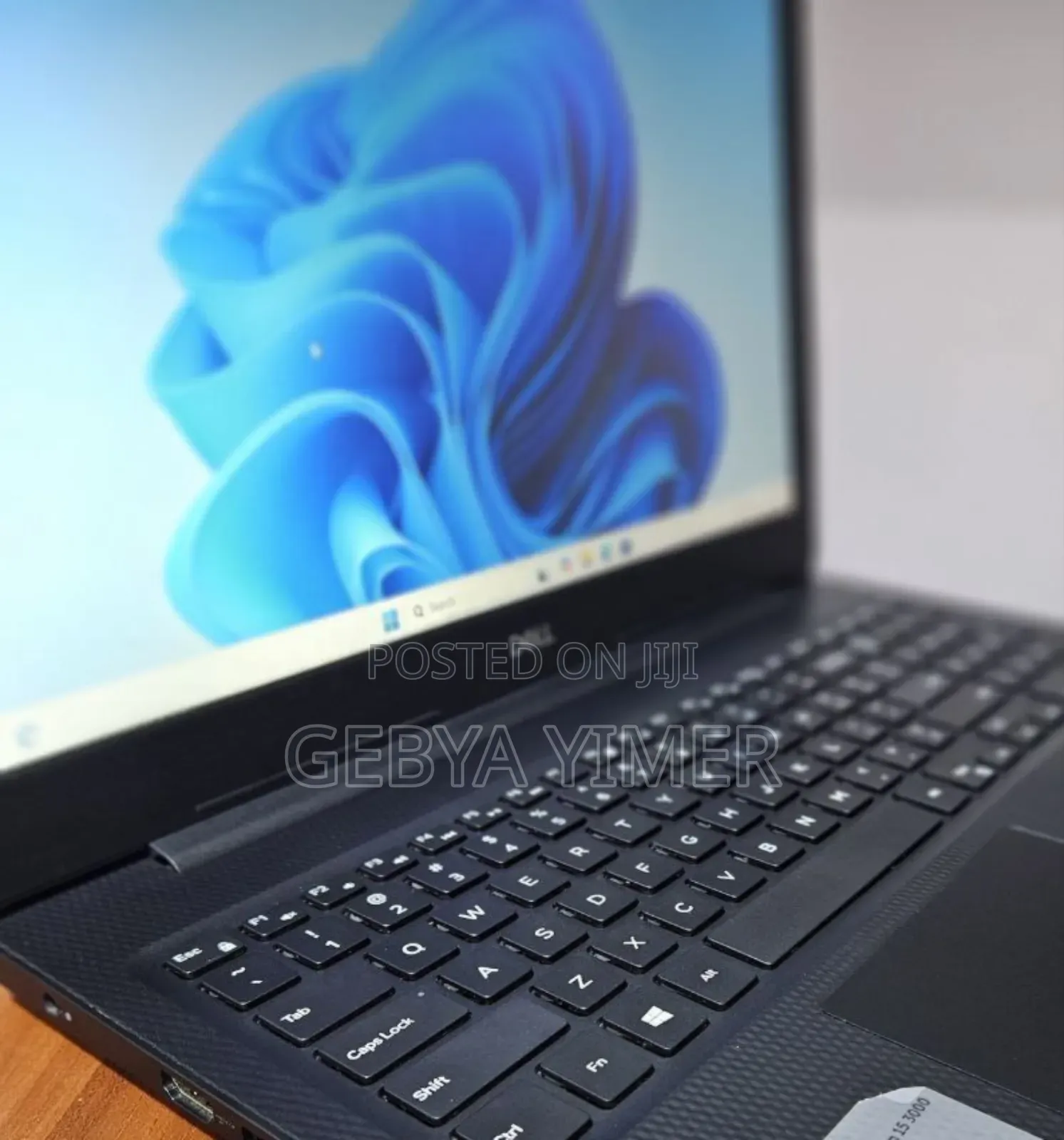 New Laptop Dell Inspiron 15 8GB Intel Core I5 SSD 1T