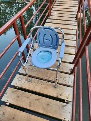 Commode Chair奔馳toilet Chair瘈不brand New Toilet Seat for Elderly Popo