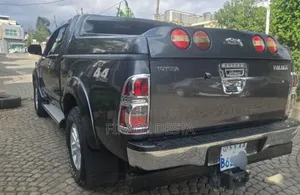 Toyota Hilux 2015 Black