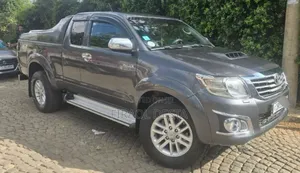 Toyota Hilux 2015 Black