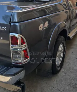 Toyota Hilux 2015 Black