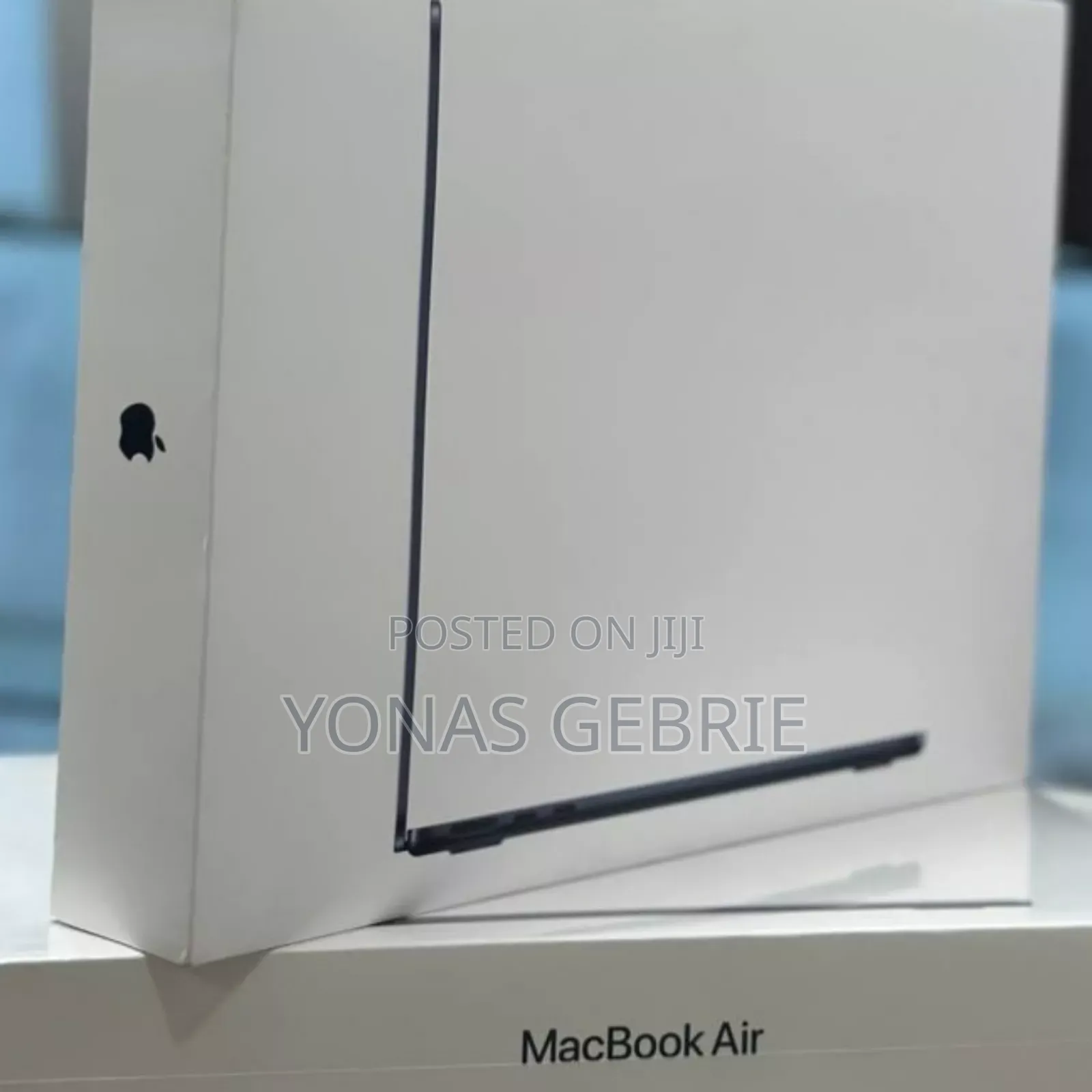 New Laptop Apple MacBook Air 2022 M2 16GB Apple M2 SSD 256GB