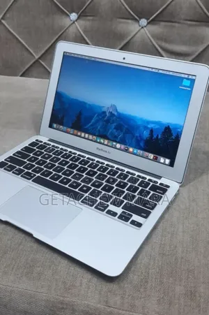 New Laptop Apple MacBook 2015 4GB Intel Core I5 SSD 128GB
