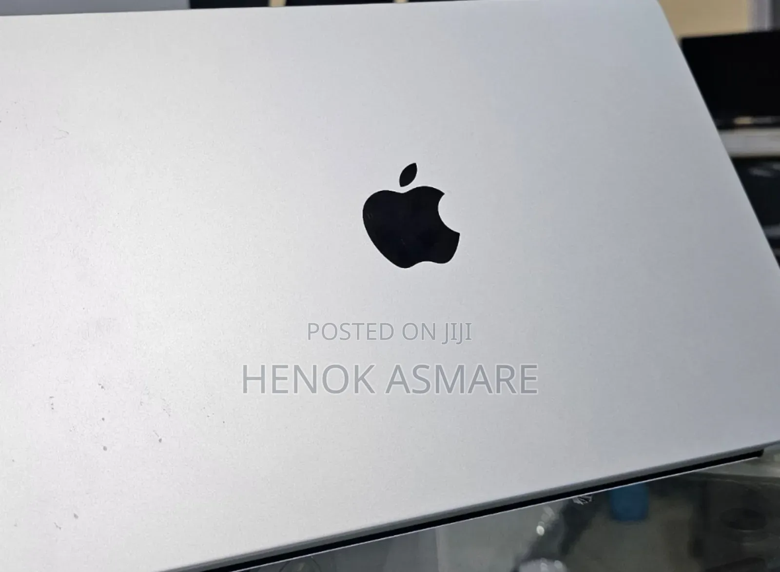 New Laptop Apple MacBook Pro 8GB Apple M3 SSD 512GB