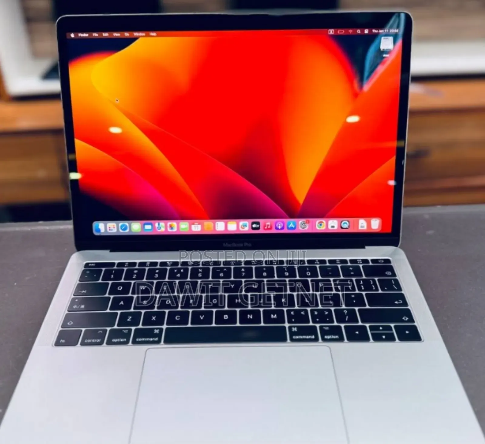 New Laptop Apple MacBook Pro 2017 8GB Intel Core I5 SSD 512GB