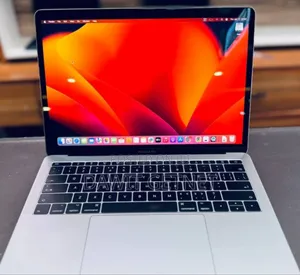 New Laptop Apple MacBook Pro 2017 8GB Intel Core I5 SSD 512GB