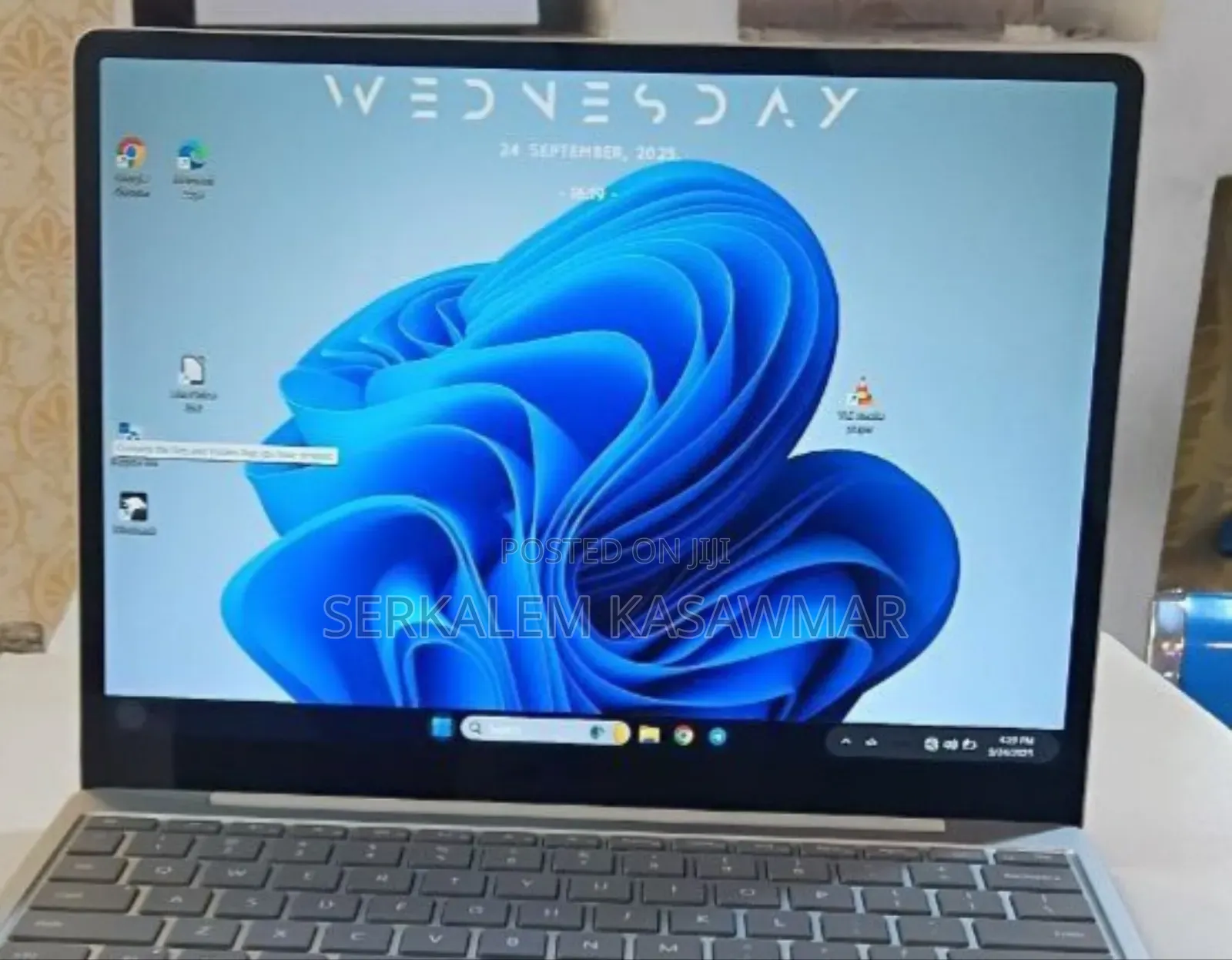 New Laptop Microsoft Surface 8GB Intel Core I5 SSD 128GB