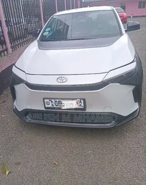 Photo - Toyota bZ4X 2023 White