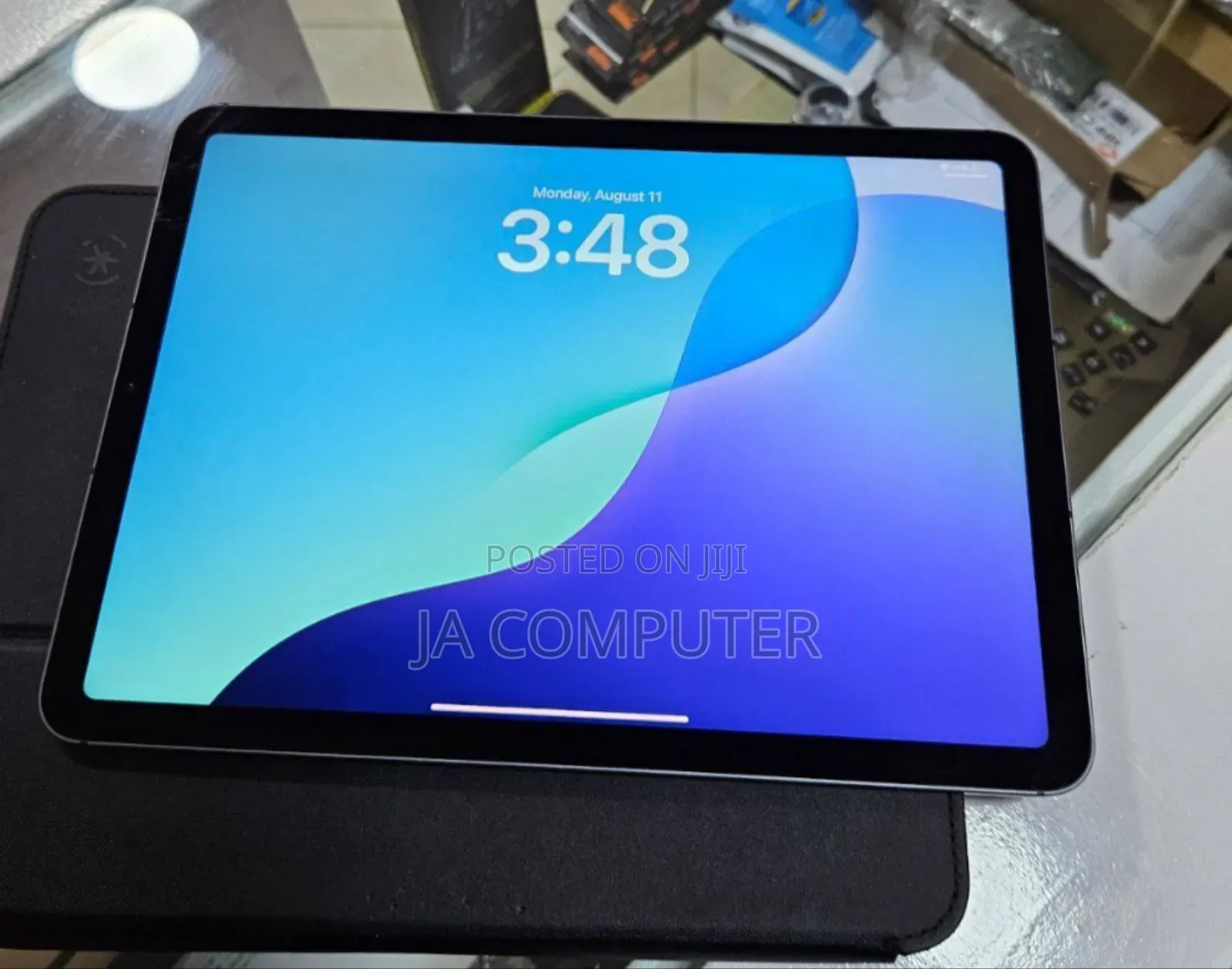 New Apple iPad Air (2020) 64 GB Black