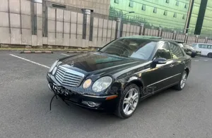 Photo - Mercedes-Benz E240 2008 Gray