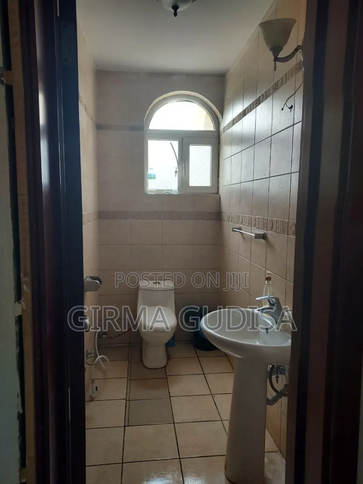 Furnished 10bdrm House in G+1, Oromia-Finfinne for sale