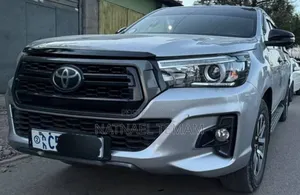 Toyota Hilux 2020 Silver