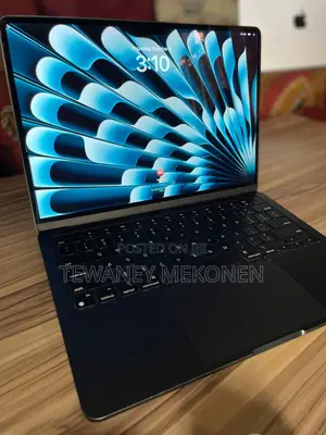 Photo - Laptop Apple MacBook Air 2022 M2 8GB Apple M2 SSD 256GB