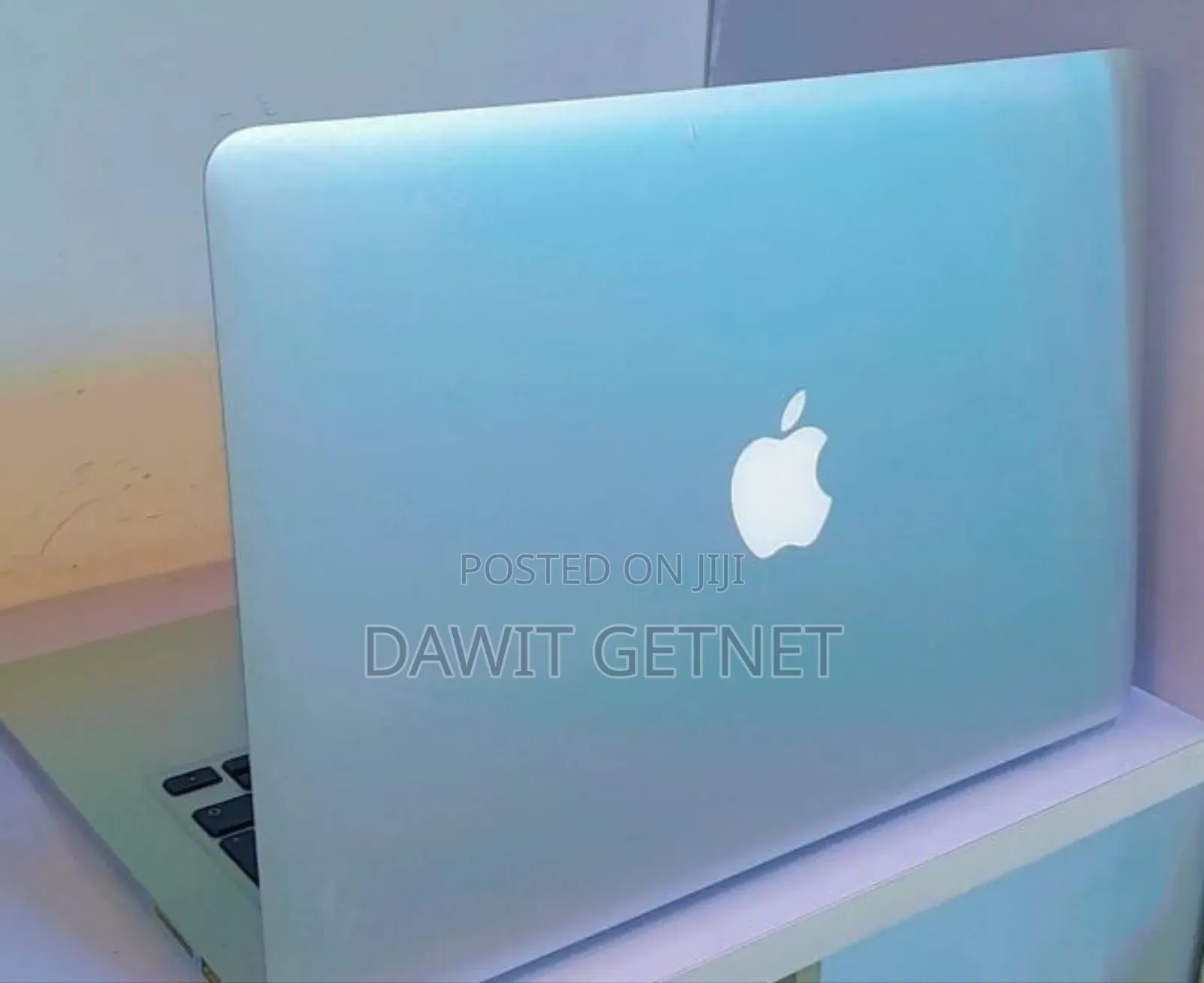 New Laptop Apple MacBook Pro 2017 8GB Intel Core I5 SSD 256GB