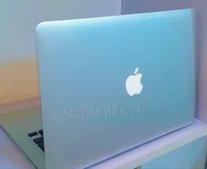 New Laptop Apple MacBook Pro 2017 8GB Intel Core I5 SSD 256GB