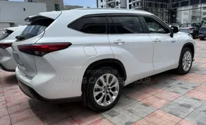 Toyota Highlander Hybrid 2023 White