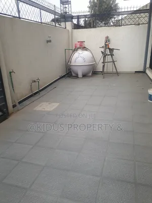 10bdrm Townhouse / Terrace in Nasswe Real State, Nifas Silk-Lafto