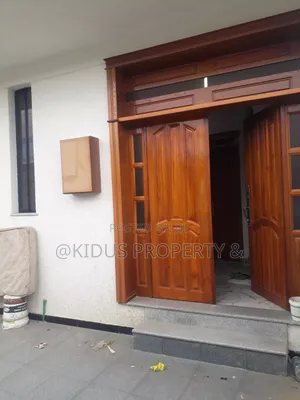 10bdrm Townhouse / Terrace in Nasswe Real State, Nifas Silk-Lafto