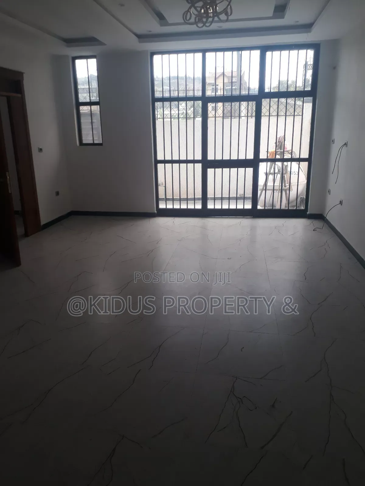 10bdrm Townhouse / Terrace in Nasswe Real State, Nifas Silk-Lafto