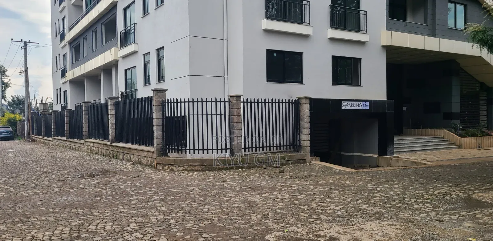 3bdrm Apartment in Jambo, Kirkos for sale