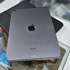 New Apple iPad Air (2022) 64 GB