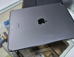 Photo - New Apple iPad Air (2022) 64 GB Black